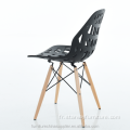 Chaise en bois à siège creux en plastique coloré moderne pp